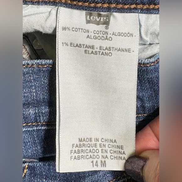 Levi's-Classic 505 Straight-Leg Jeans. Size 14. Medium wash. Excellent condition - Picture 5 of 8